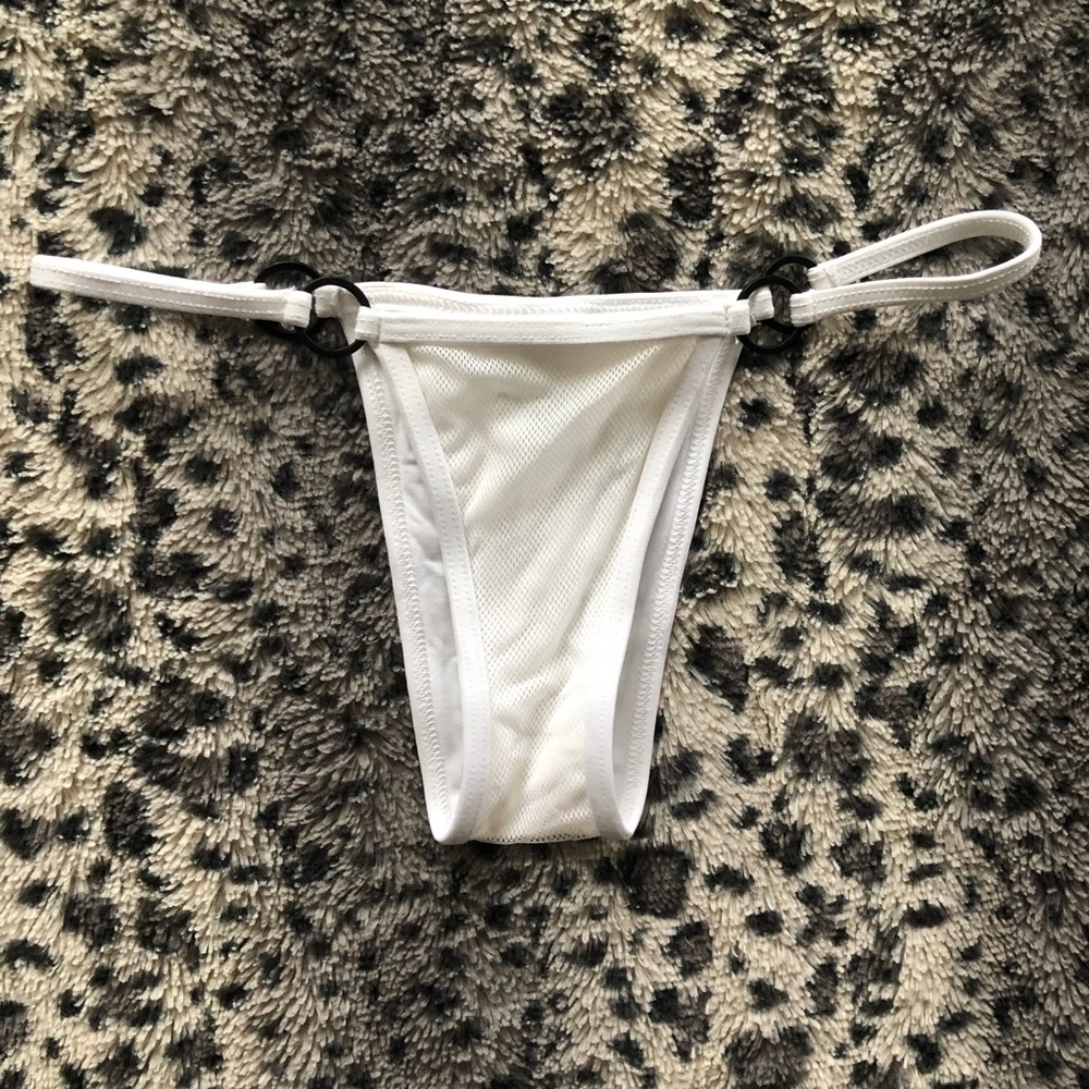 Minimale Animale Mesh Brief